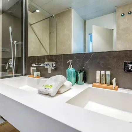 Apartment Vivi Homes - Toro Pool, Sauna, Gym & *